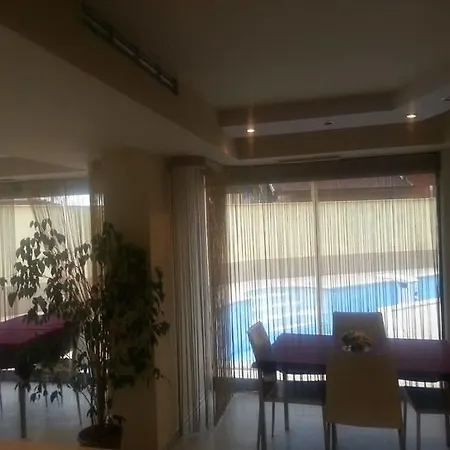 Guest House Family بيت ضيافة 3*