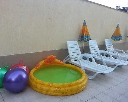 Guest House Family